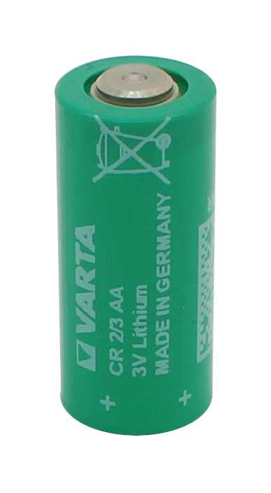 Grüne zylindrische Batterie mit sichtbarem Pluspol oben und weißem Aufdruck auf der Seite