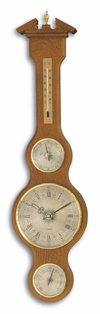 Wandgerät aus Holz mit Thermometer sowie drei runden Anzeigen, darunter eine Uhr mit römischen Ziffern