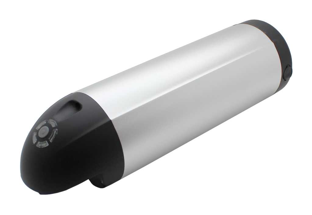 Silberner zylindrischer Akkupack mit schwarzer Endkappe und runder Taste, freigestellt auf weißem Hintergrund