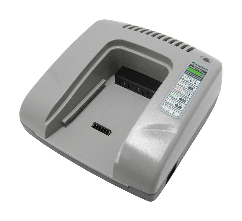 Graues Akkuladegerät mit Einsteckschacht, Lüftungsschlitzen und seitlichem Aufkleber auf weißem Hintergrund