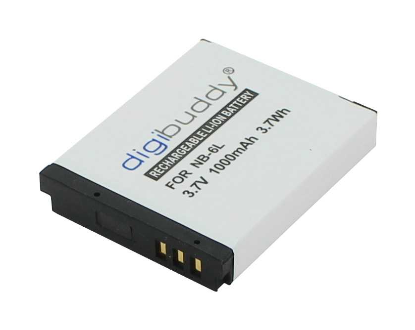 Weißer Kameraakku mit schwarzer Unterseite und drei goldfarbenen Kontakten, schräg von oben fotografiert