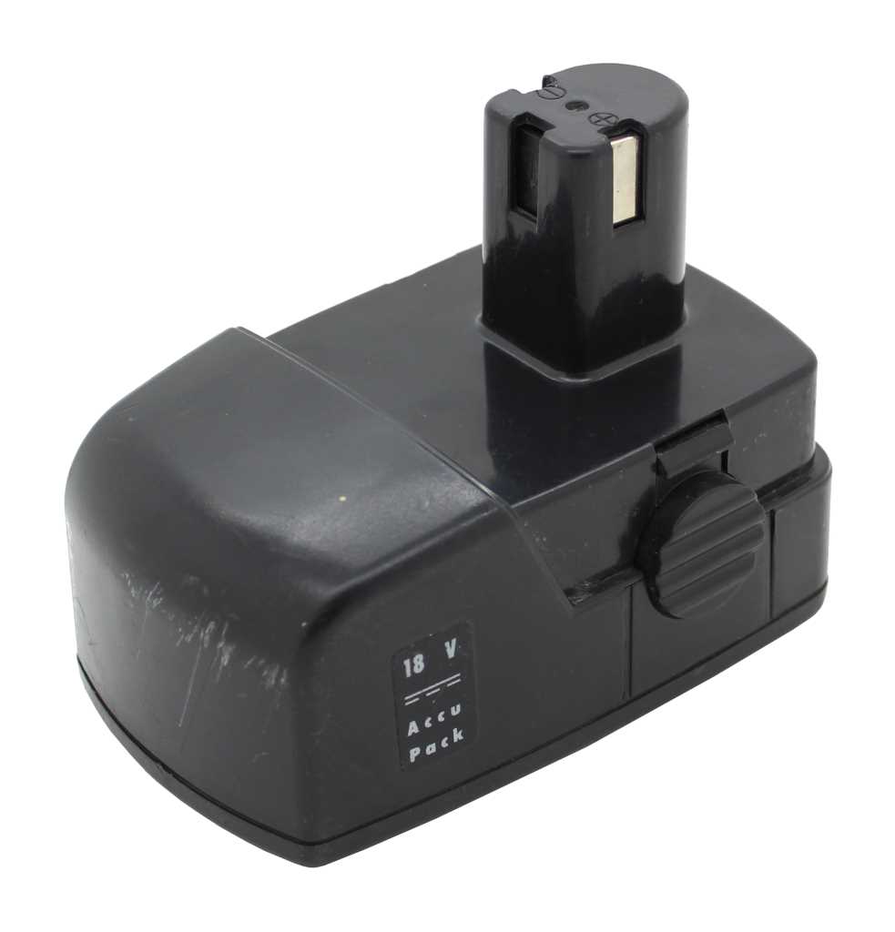 Schwarzer Werkzeugakku mit Rastknopf und aufgesetztem Anschlussblock mit Metallkontakten auf weißem Hintergrund