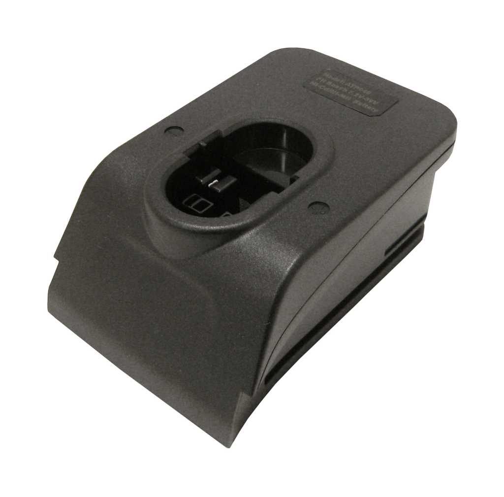Schwarzer Ladeadapter mit ovaler Aufnahmeöffnung und Kontaktpins, seitliche Schlitze, auf weißem Hintergrund