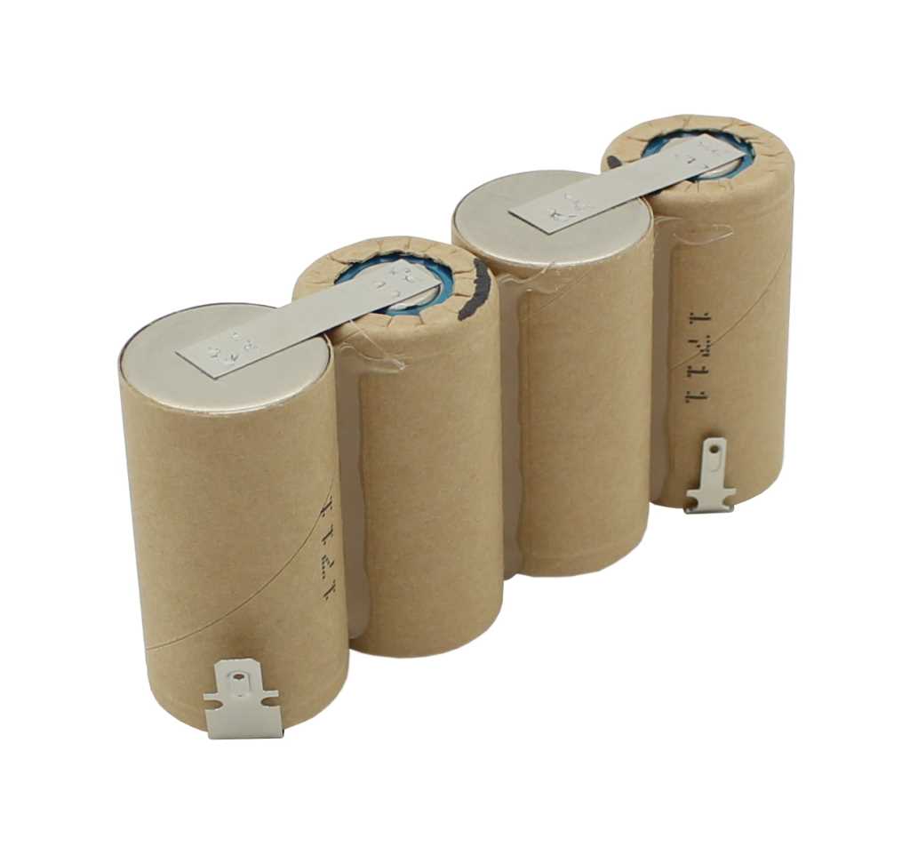 Akkupack aus vier zylindrischen Zellen mit Schrumpfschlauch, verbunden durch Metalllaschen und Steckkontakten