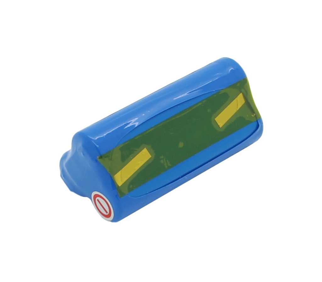 Blauer Akku-Pack mit grünem Etikett und zwei gelben Kontaktflächen, seitlich rotes Symbol auf weißem Kreis