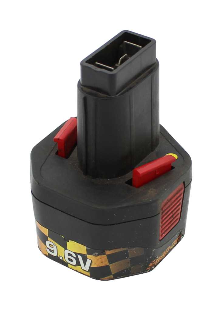 Schwarzer Werkzeugakku mit roter Entriegelung und hohem Steckanschluss, seitlich Beschriftung 9.6V
