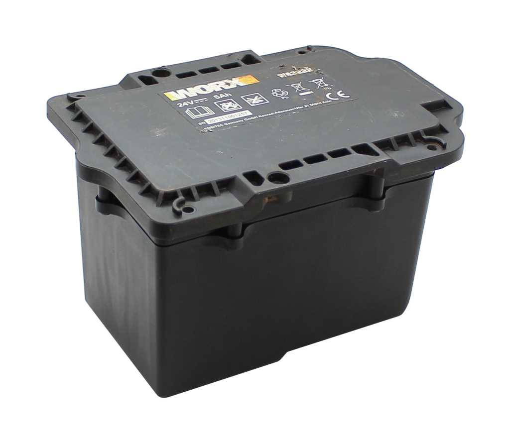 Schwarzer Akkupack in rechteckigem Kunststoffgehäuse mit flacher Deckplatte und Steckkontaktöffnungen oben links