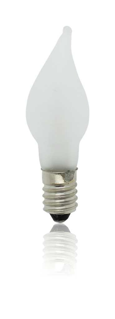 Mattes, flammenförmiges Leuchtmittel mit kleinem Schraubsockel vor weißem Hintergrund und Spiegelung unten