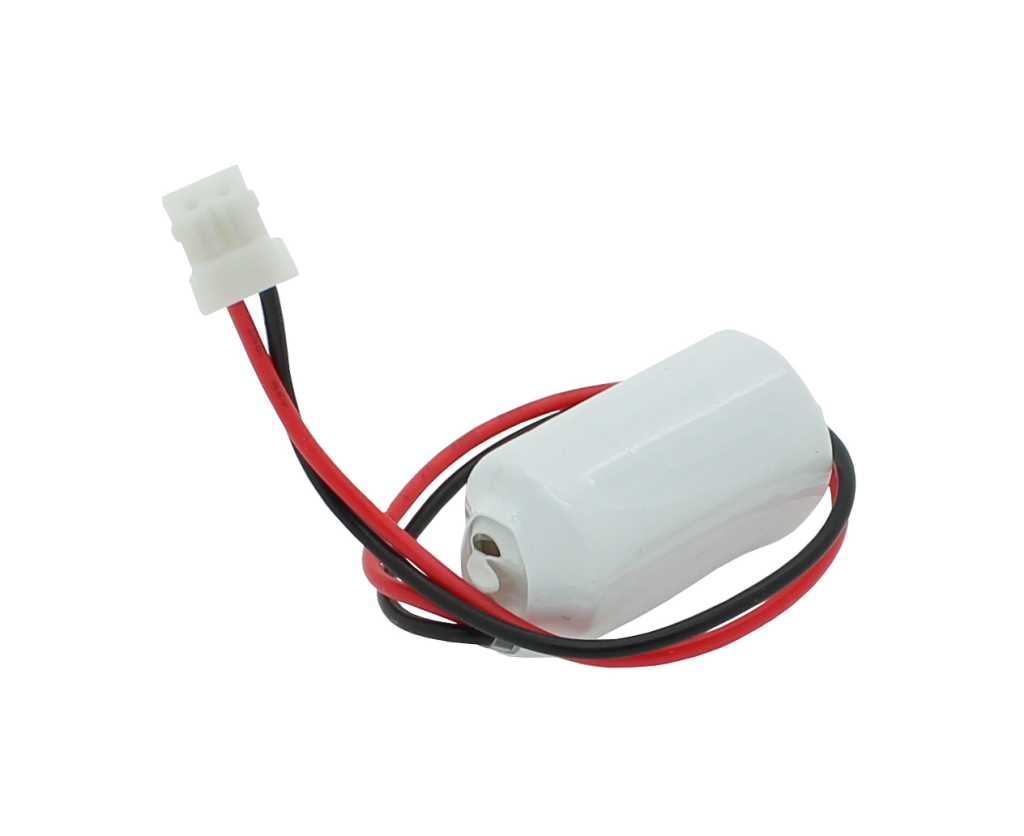 Weiße zylindrische Batterie mit rotem und schwarzem Kabel und weißem Steckverbinder auf weißem Hintergrund
