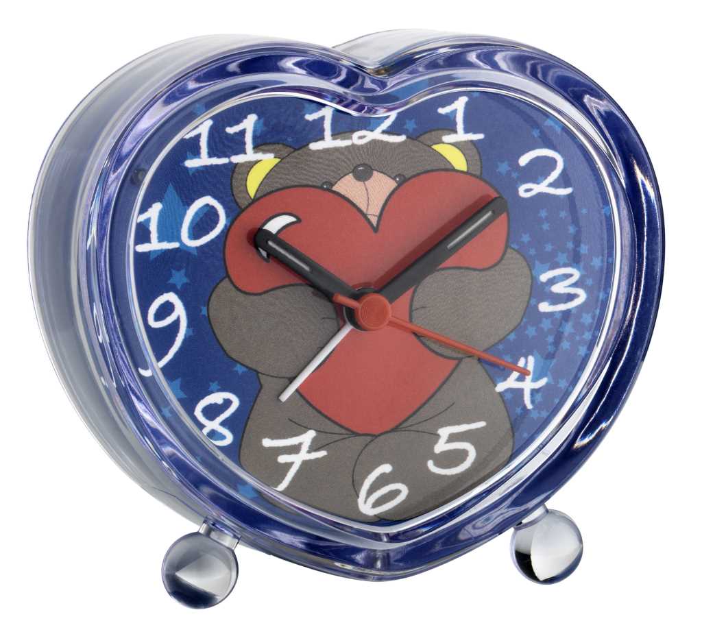 Herzförmiger blauer Wecker mit Bärmotiv und roten Herz, weißer Ziffern und zwei Standfüßen