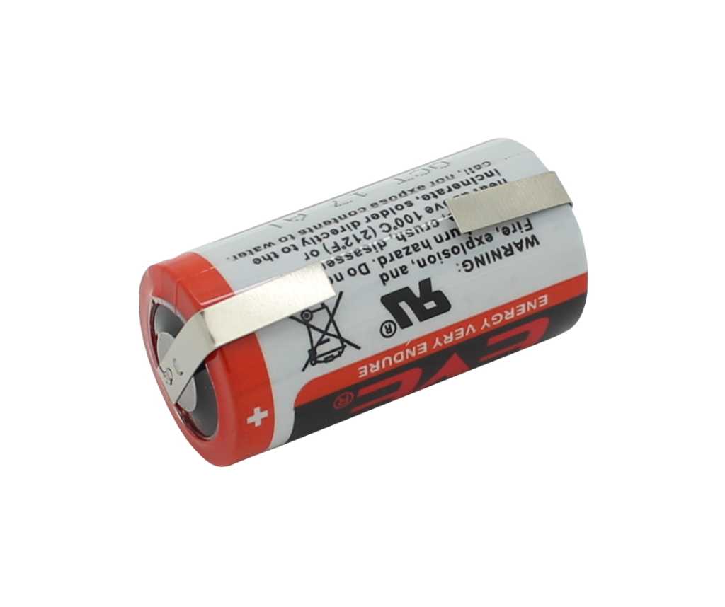 Zylindrische Batterie in Rot-Weiß mit Metallstreifen und sichtbarem Pluspol an einem Ende