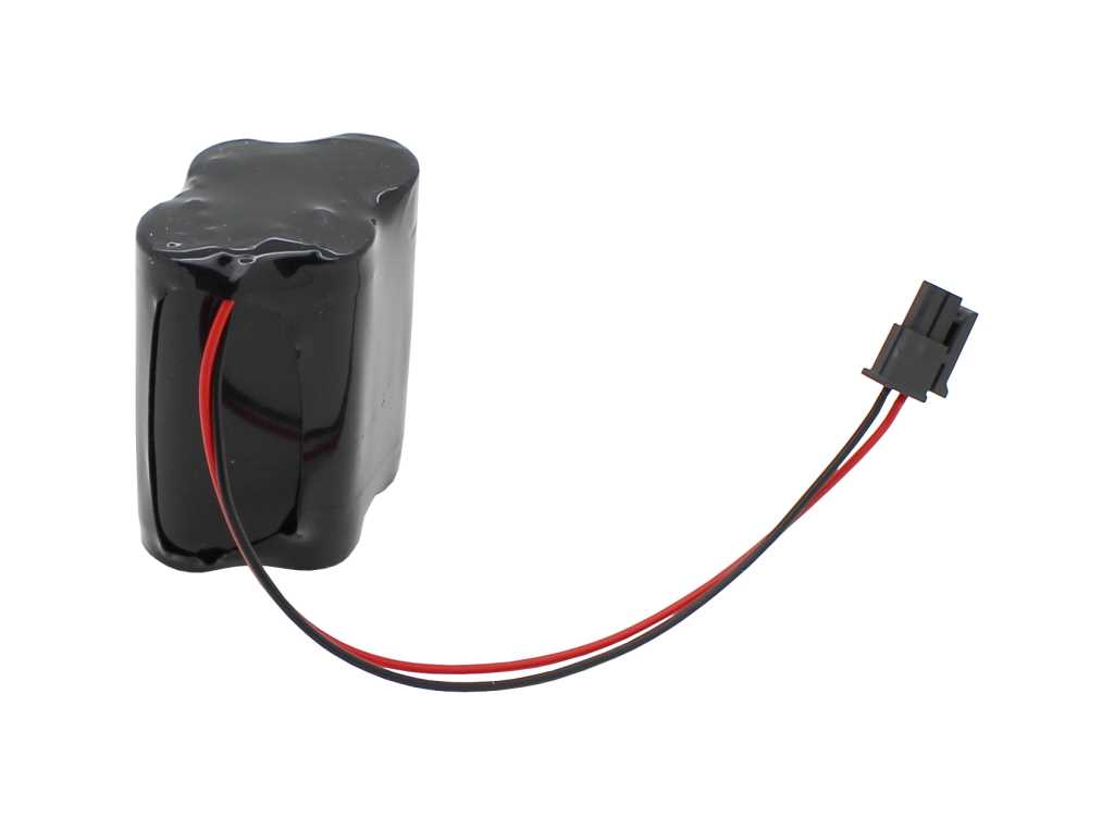 Schwarzer Akku-Pack mit rot-schwarzem Kabel und zweipoligem Steckverbinder auf weißem Hintergrund