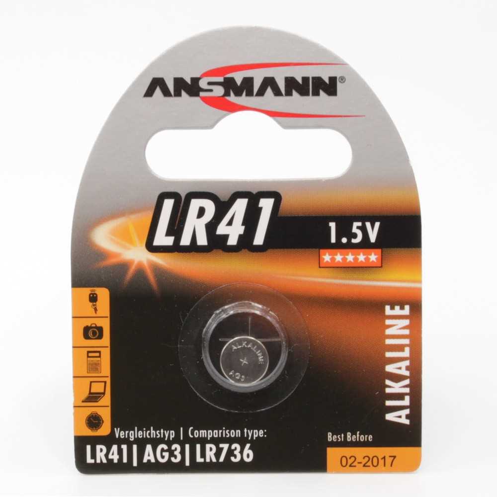 Blisterverpackung mit Knopfzelle in der Mitte, Aufdruck LR41 1,5 V und seitlich ALKALINE auf schwarzem Hintergrund