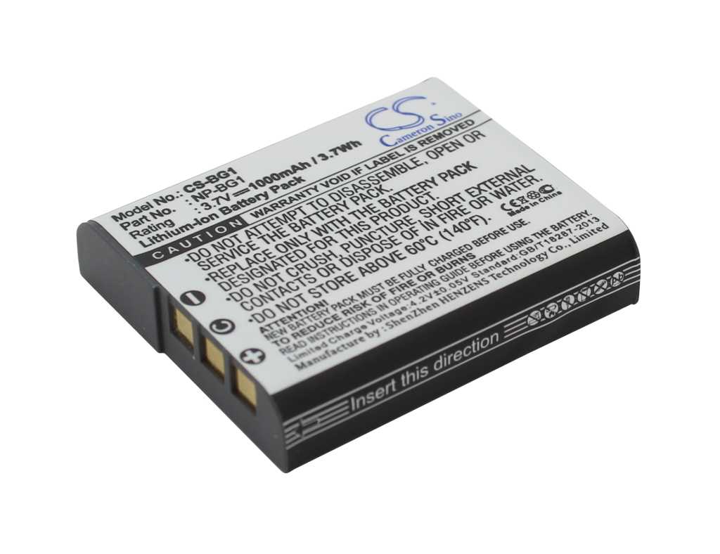 Schwarzer Kameraakku mit weißem Etikett und drei goldfarbenen Kontakten auf weißem Hintergrund