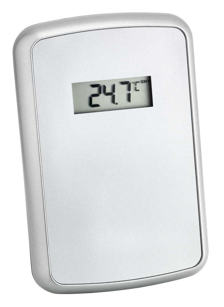 Rechteckiges silbernes Gerät mit kleinem Display und Temperaturanzeige in Grad Celsius, leicht schräg gezeigt