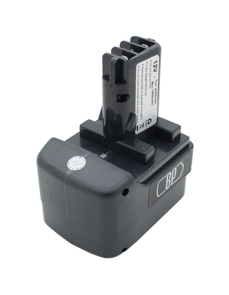 Schwarzer Akkupack mit Steckkontakt und seitlichem Aufdruck, freigestellt auf weißem Hintergrund