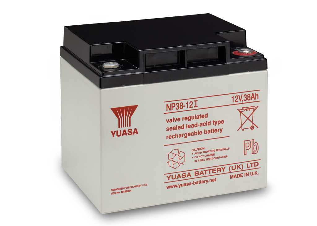 Grauer Batteriekasten mit schwarzem Deckel und zwei Polanschlüssen, rote Beschriftung auf der Vorderseite