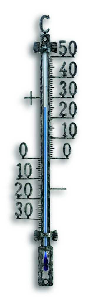 Metallthermometer zum Aufhängen mit Glasröhre und Skala von -30 bis 50 auf weißem Hintergrund